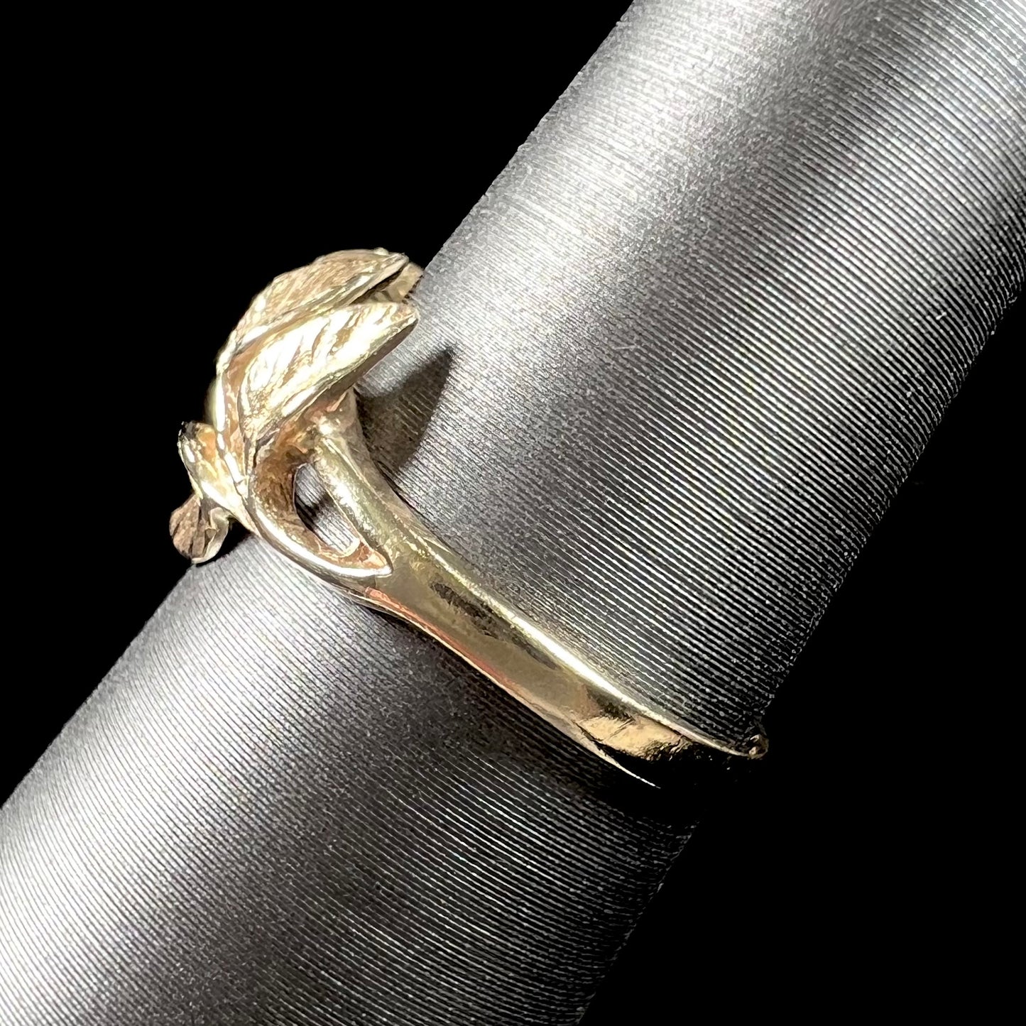 A ladies' vintage, 1960's style yellow gold rose ring.