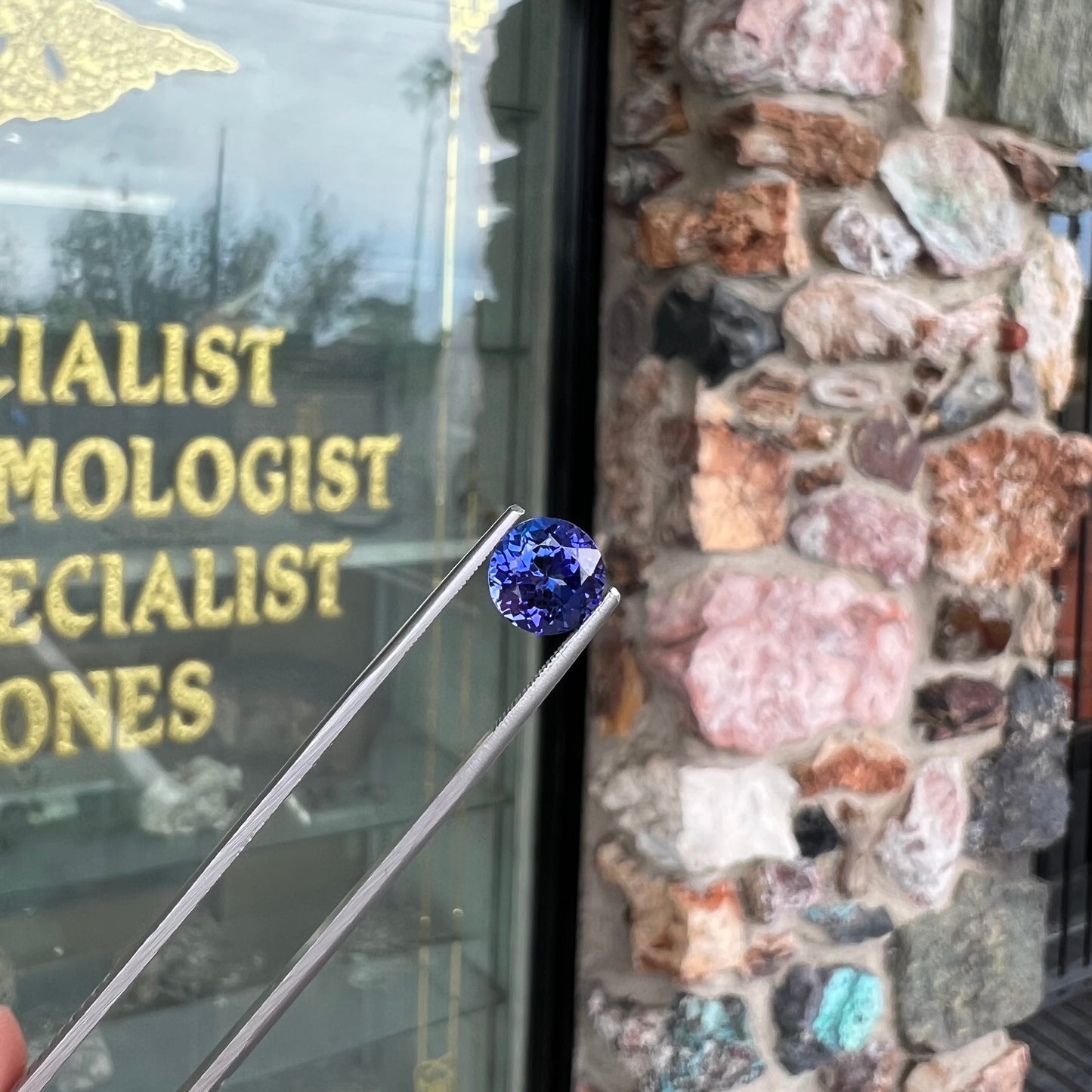 A loose, AAA grade, deep blue, round brilliant cut tanzanite stone.