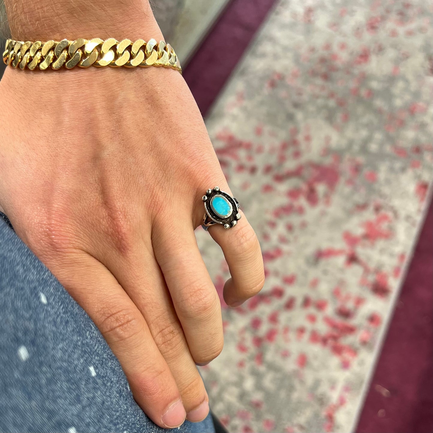 A ladies' Hopi style sterling silver turquoise ring.