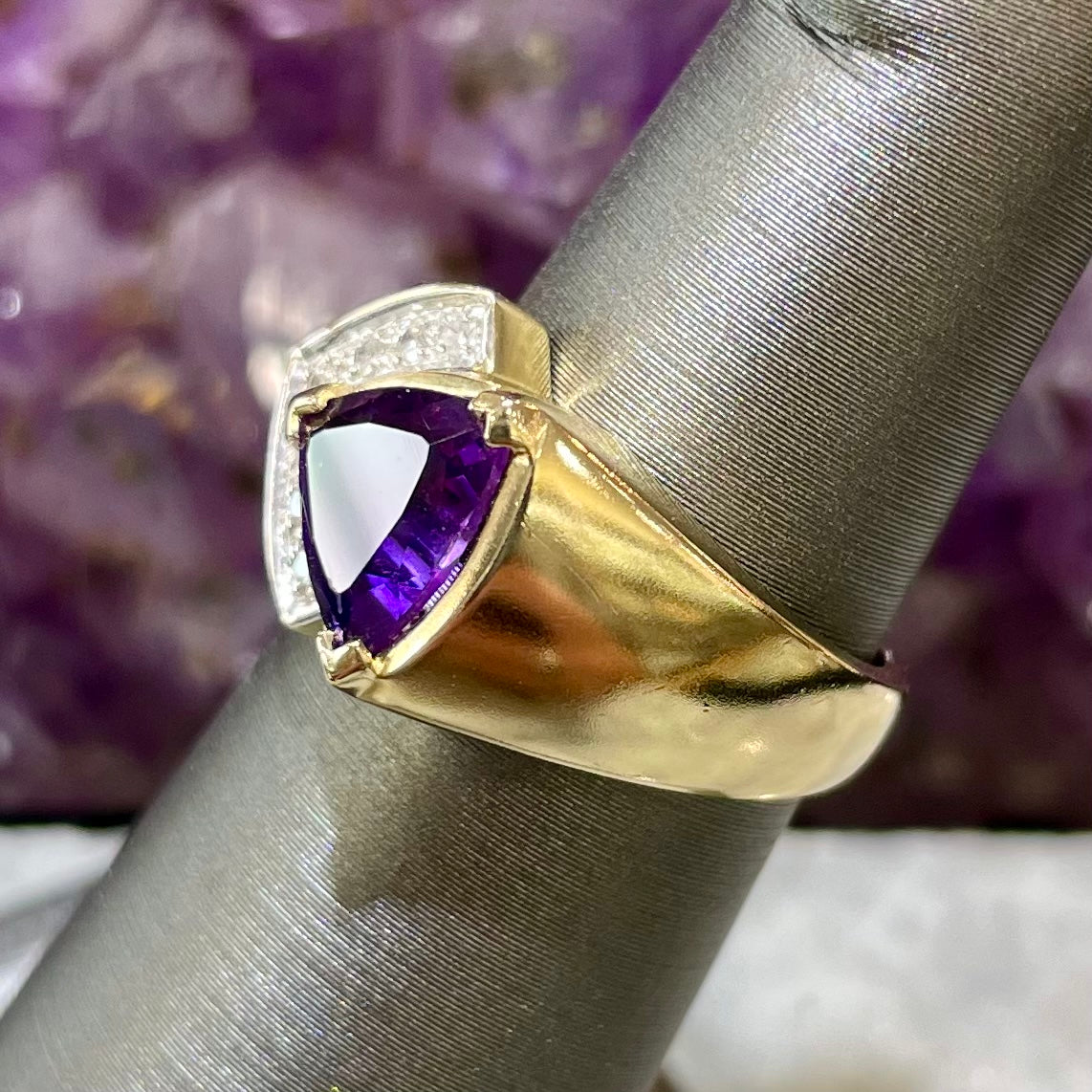 Amethyst & Diamond Ring | 14kt