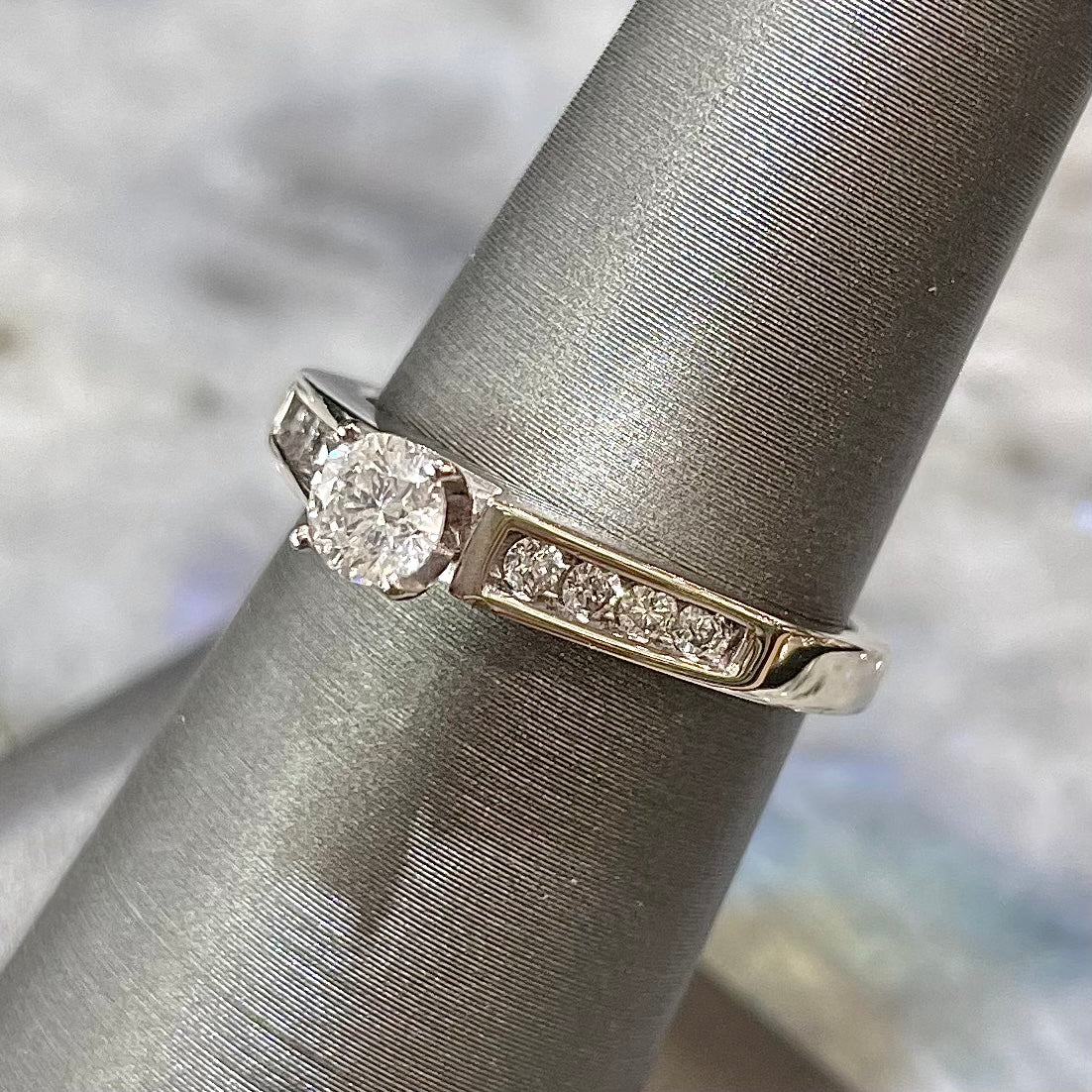 Diamond Engagement Ring | 0.33ct SI1 H | 14kt