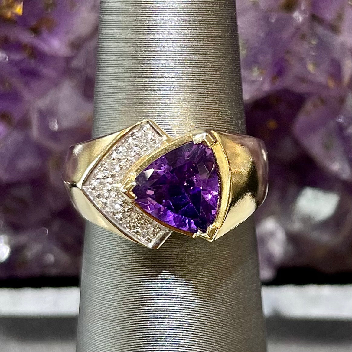 Amethyst & Diamond Ring | 14kt
