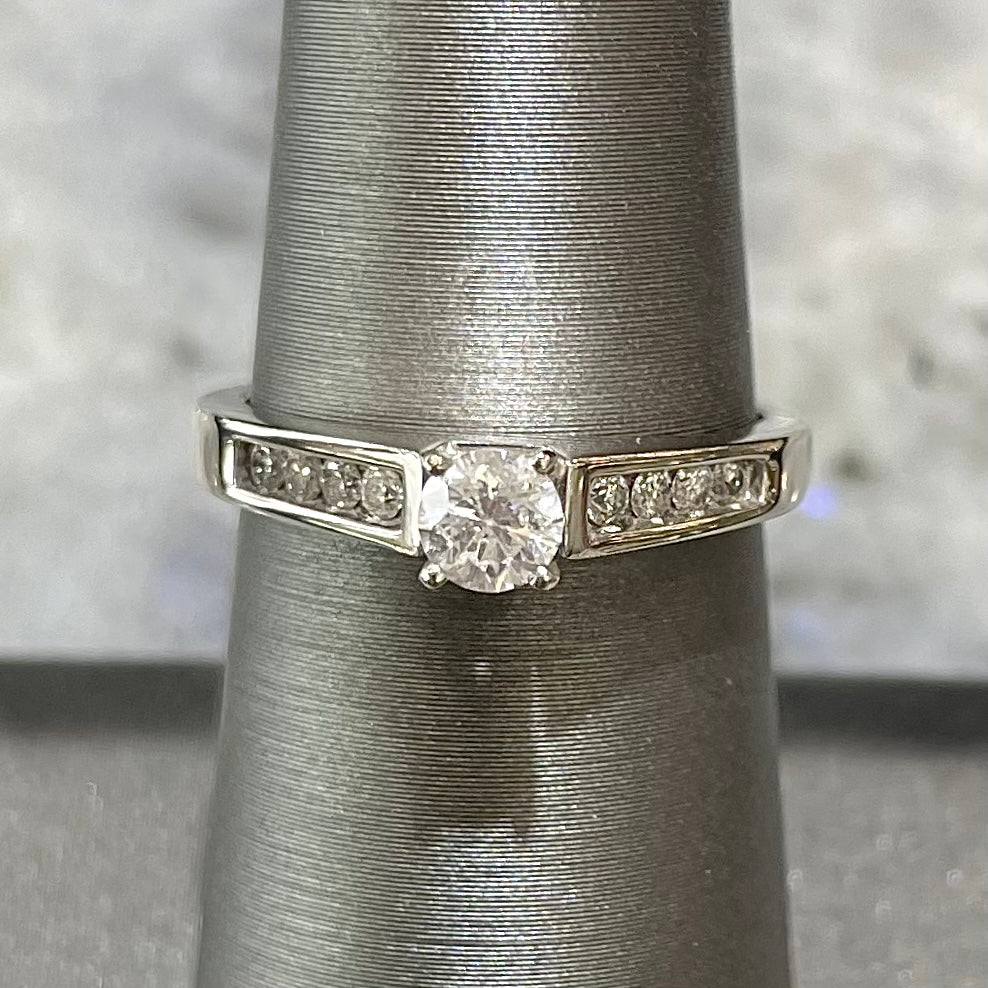 Diamond Engagement Ring | 0.33ct SI1 H | 14kt