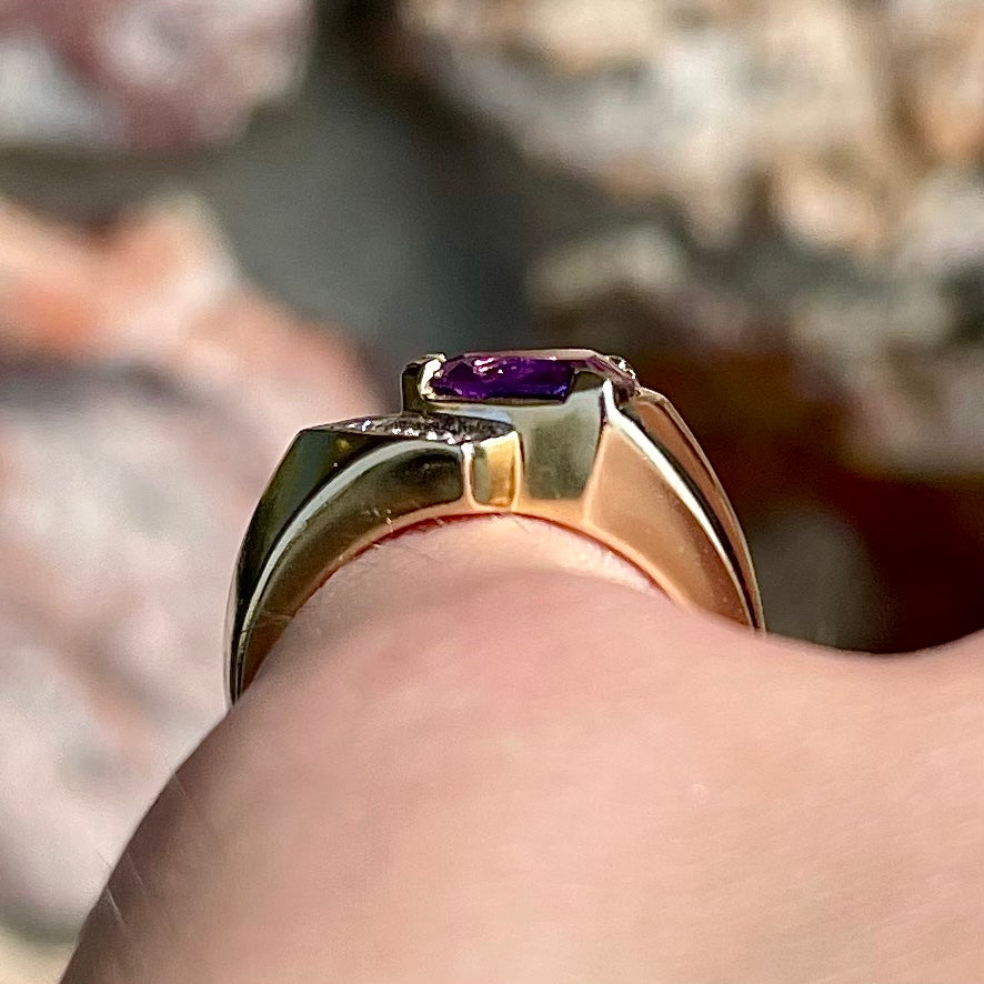 Amethyst & Diamond Ring | 14kt