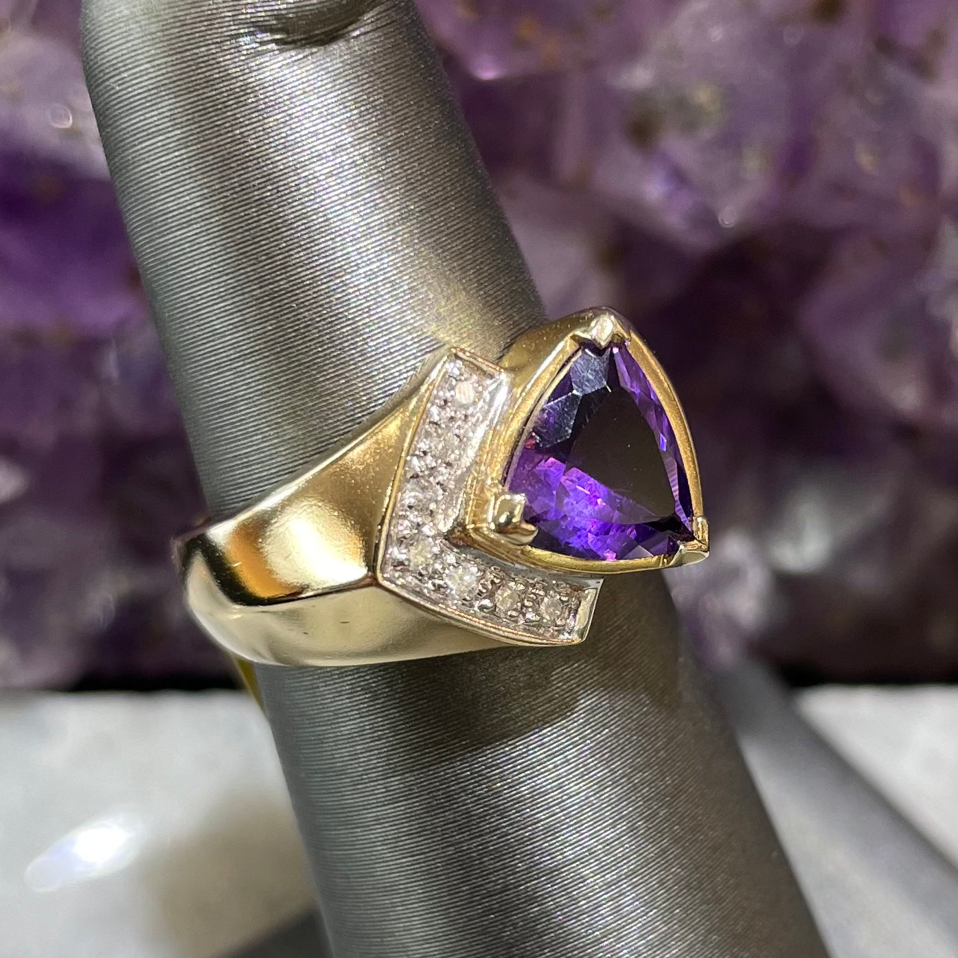 Amethyst & Diamond Ring | 14kt