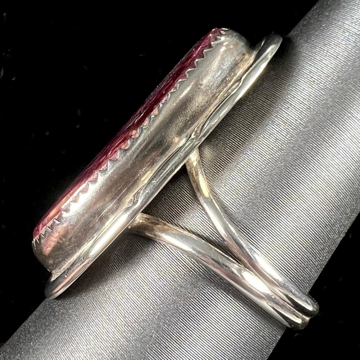 "Floyd Namingha Lomakuyvaya" Hopi Spiny Oyster Ring | Sterling Silver | Vintage c.1970's