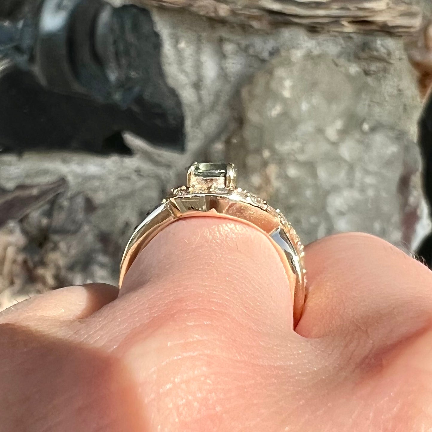 Brazilian Alexandrite & Diamond Ring | 14kt