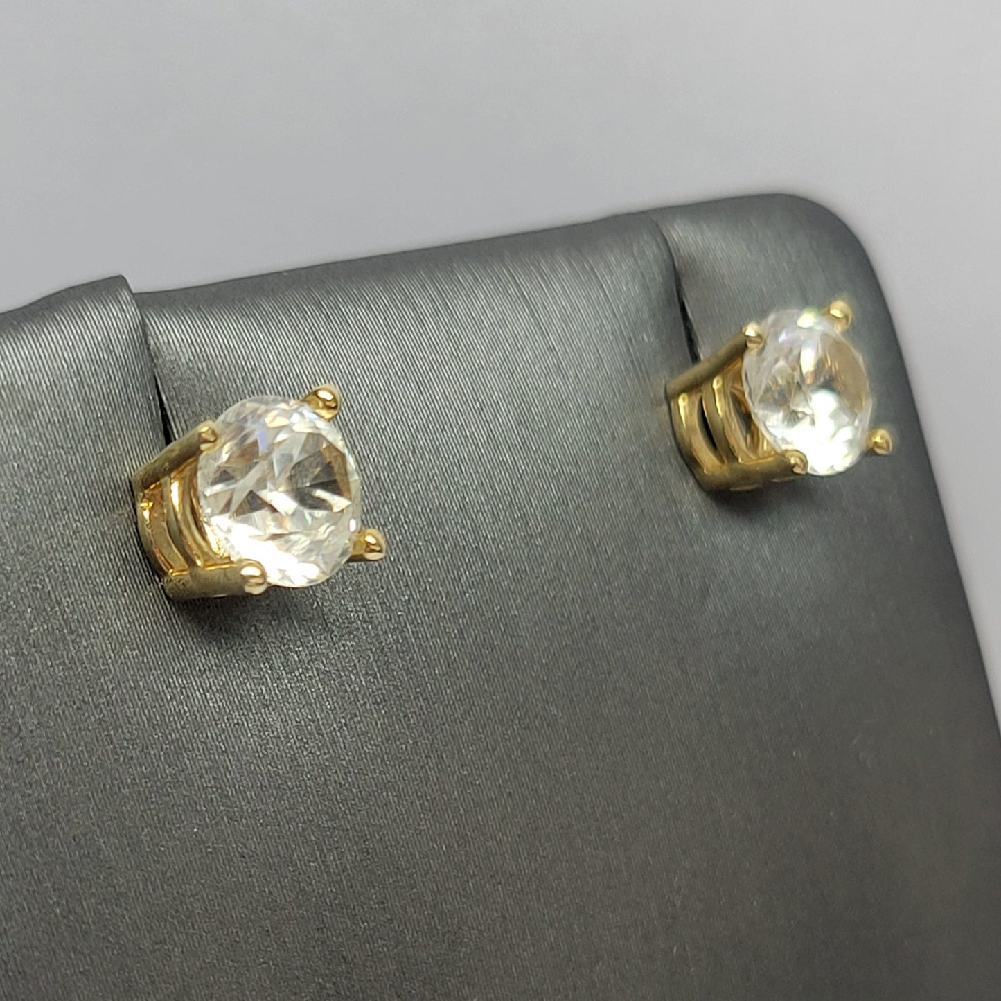 White Zircon Stud Earrings in 14kt Gold