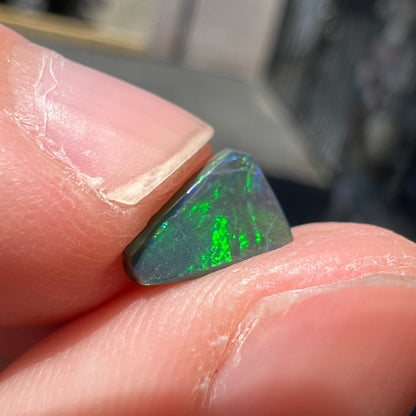 0.62ct Highly Directional Lightning Ridge Black Opal | #E44