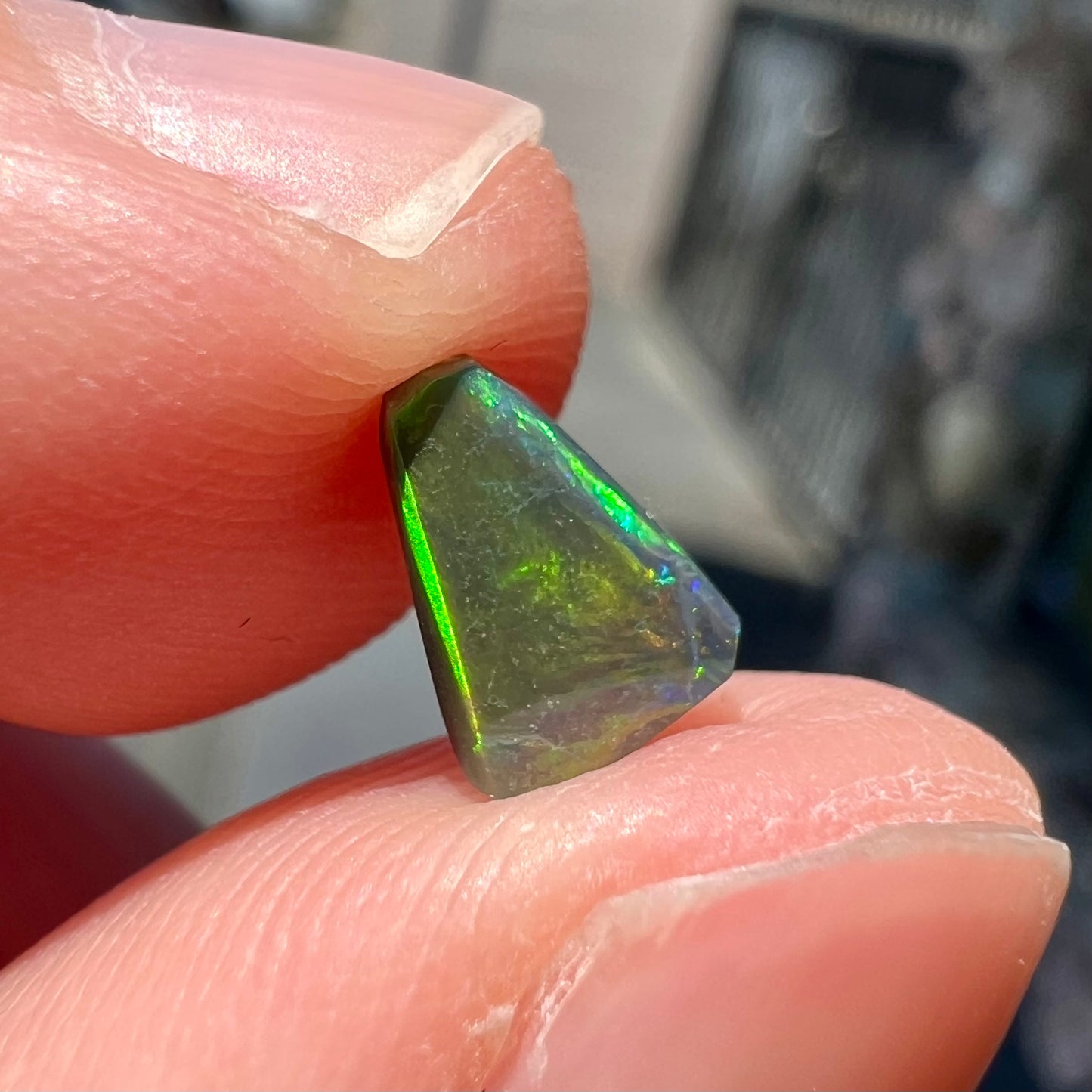 0.62ct Highly Directional Lightning Ridge Black Opal | #E44