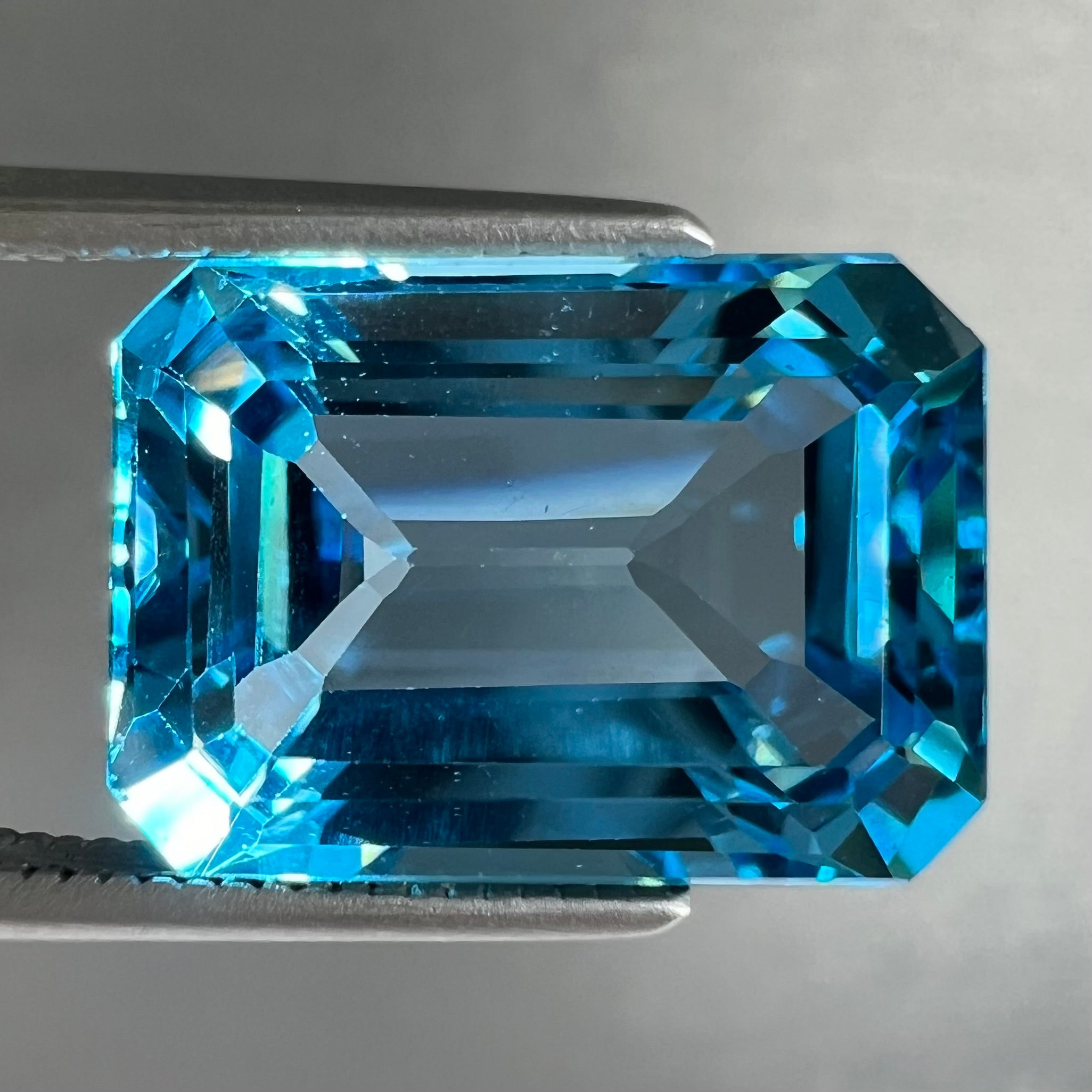 Emerald cut topaz hotsell