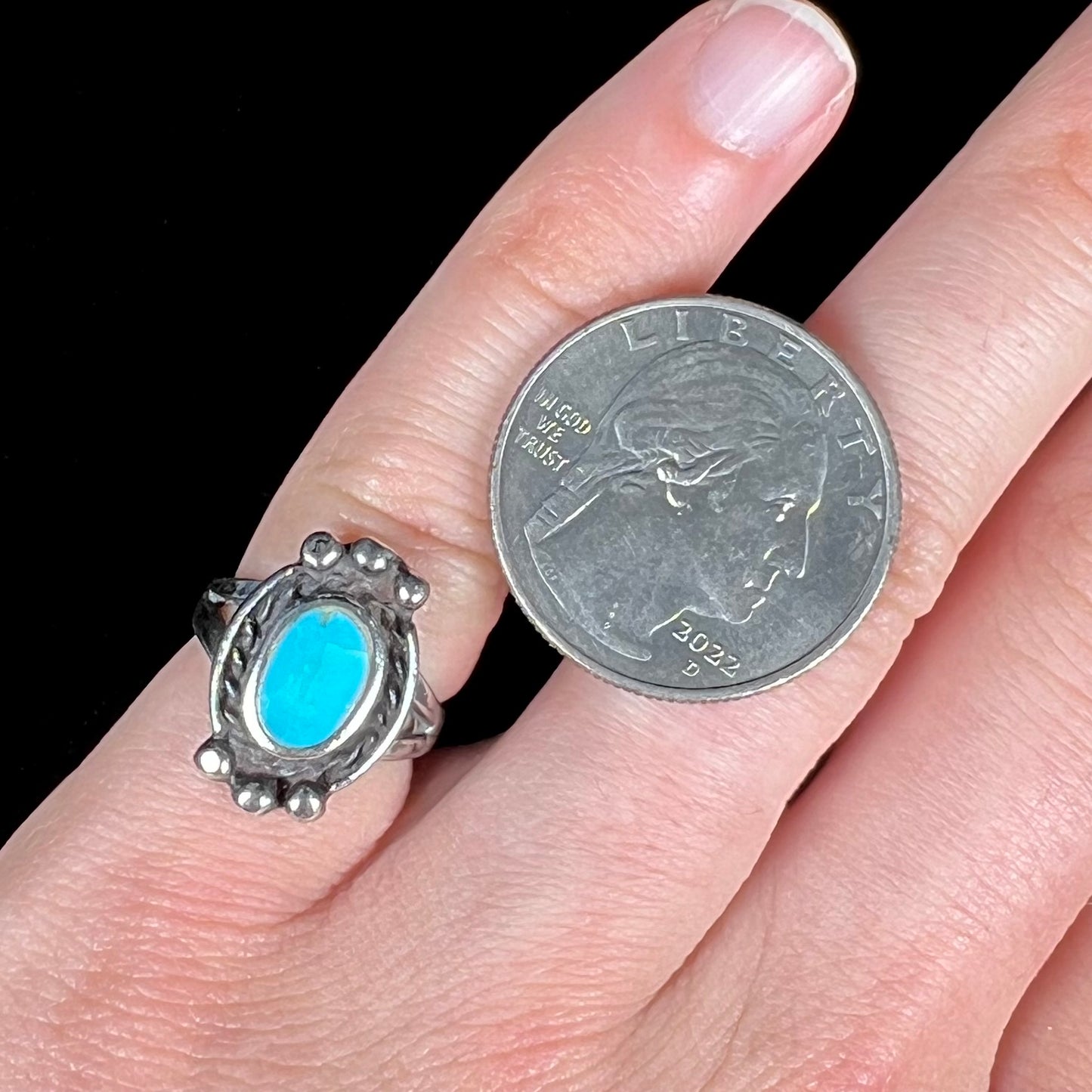 A ladies' Hopi style sterling silver turquoise ring.