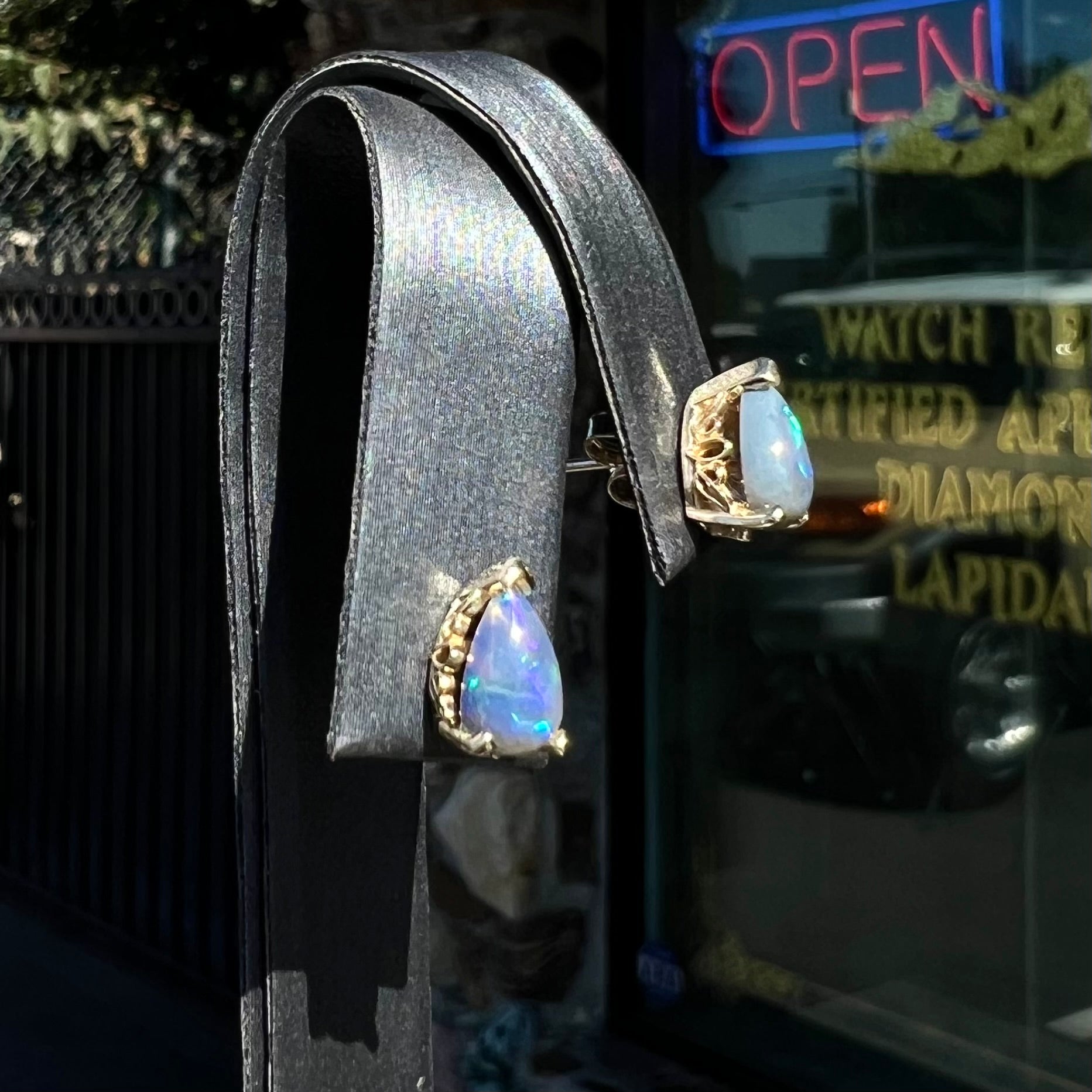 Single Opal Stud Earring (4mm) – LE Jewelry Designs