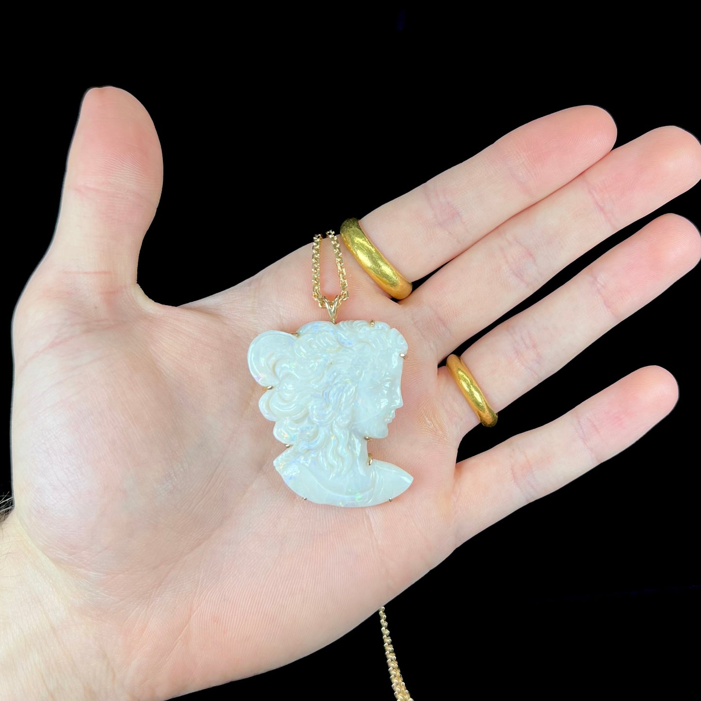 Coober Pedy Crystal Opal Cameo Pendant/Brooch in 14kt Gold | Vintage c.1950's