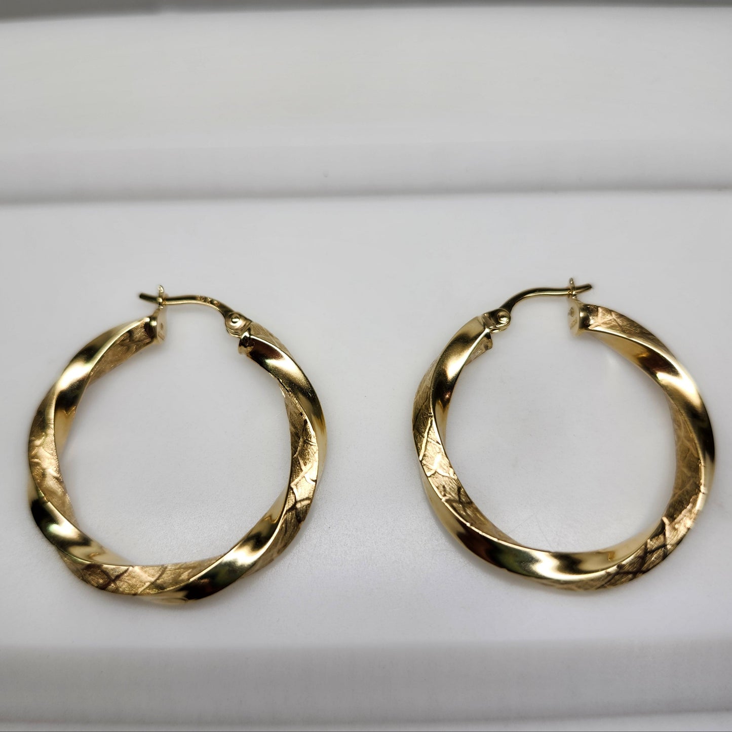 Lightweight Twisted Yellow Gold Hoop Earrings | 10kt