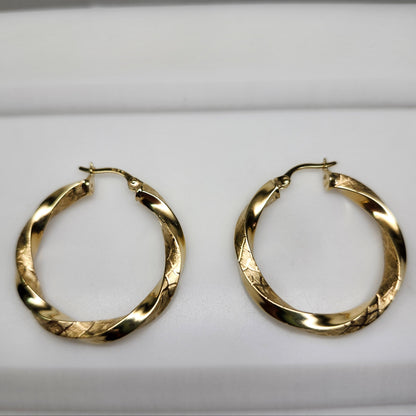 Lightweight Twisted Yellow Gold Hoop Earrings | 10kt