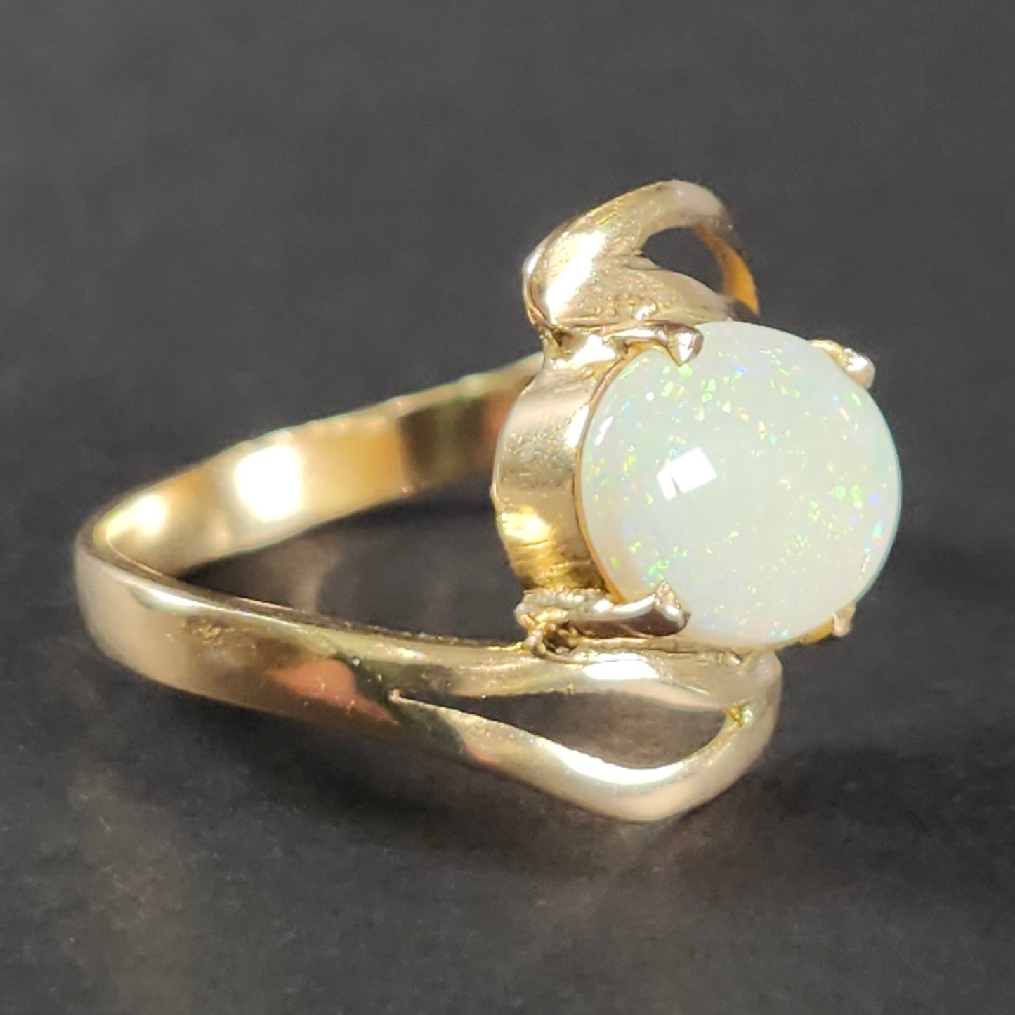 Kate | 2.83g Coober Pedy Opal Ring | 14kt | Estate
