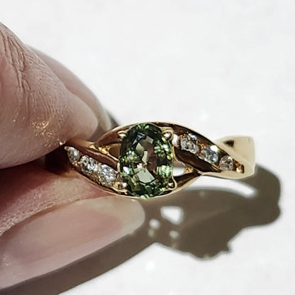 0.53ct Alexandrite & Diamond Ring | 14kt