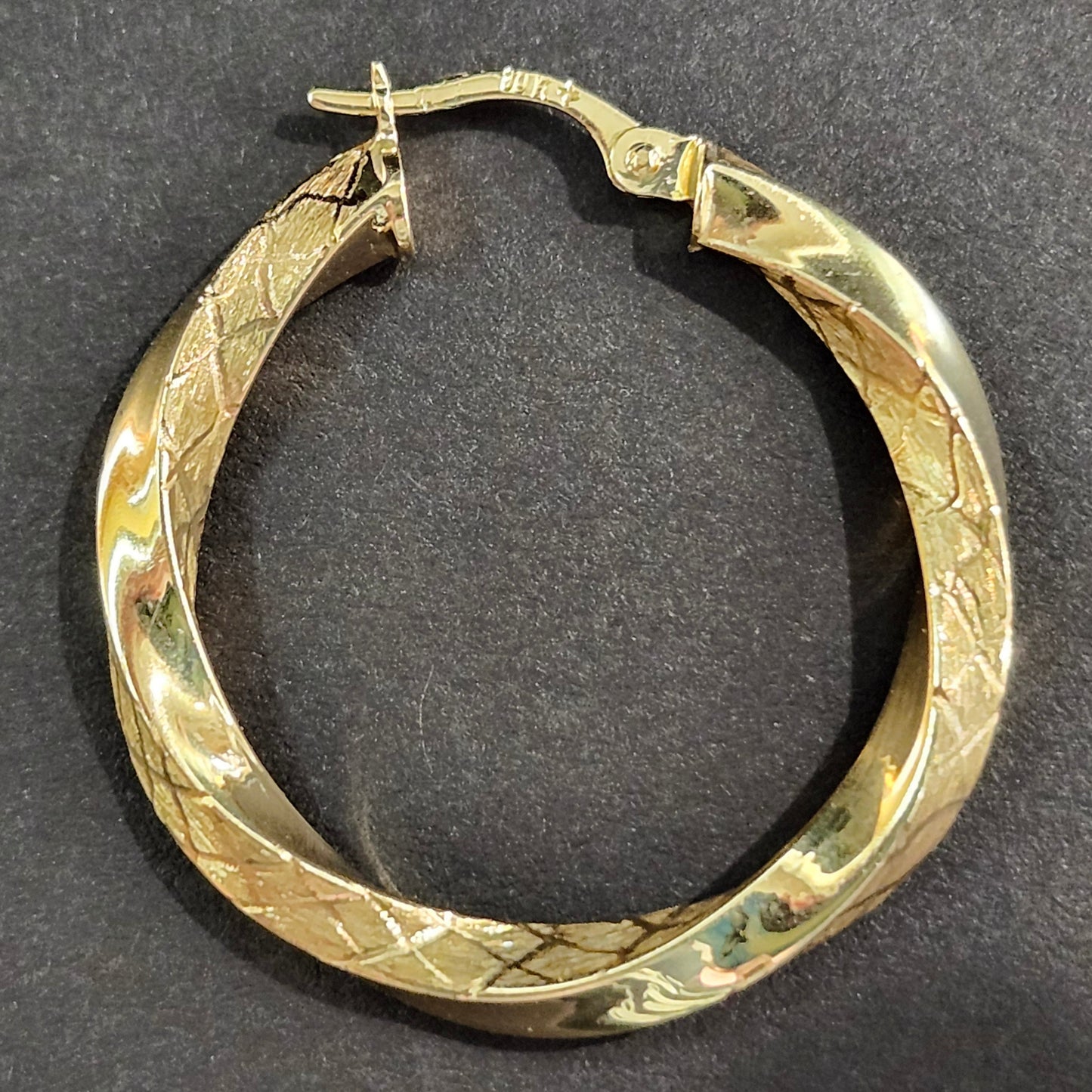 Lightweight Twisted Yellow Gold Hoop Earrings | 10kt