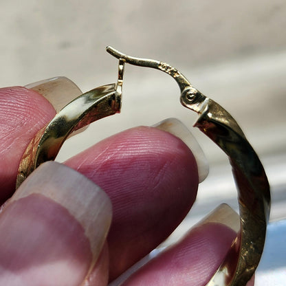 Lightweight Twisted Yellow Gold Hoop Earrings | 10kt