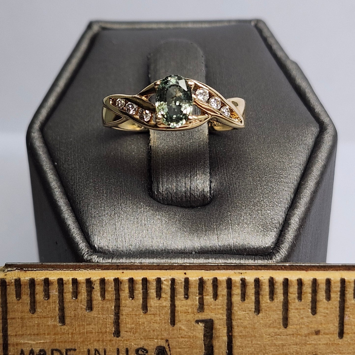 0.53ct Alexandrite & Diamond Ring | 14kt