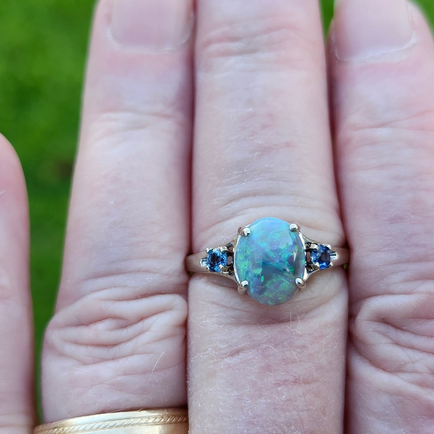 Raven | Lightning Ridge Opal & Purple Sapphire Ring | 14kt White Gold
