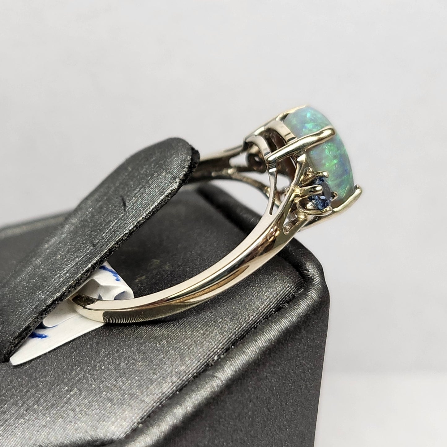 Raven | Lightning Ridge Opal & Purple Sapphire Ring | 14kt White Gold