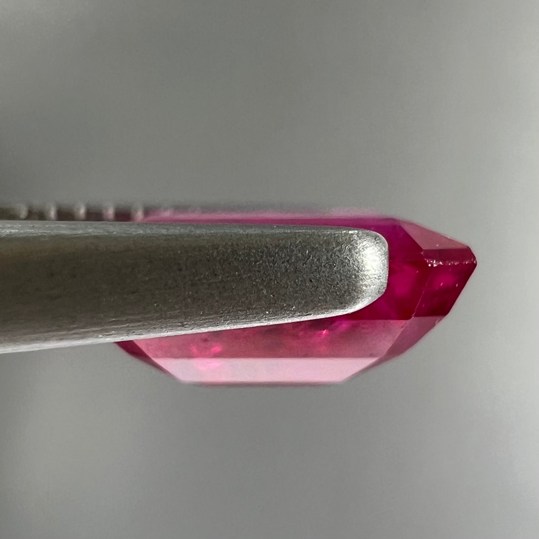 32.95 CT Poire Burma Rubis Rouge Naturel Desseré Gemme Certifié G8421 32.95 CT Poire Burma Rubis Rouge Naturel Desseré Gemme Certifié G8421