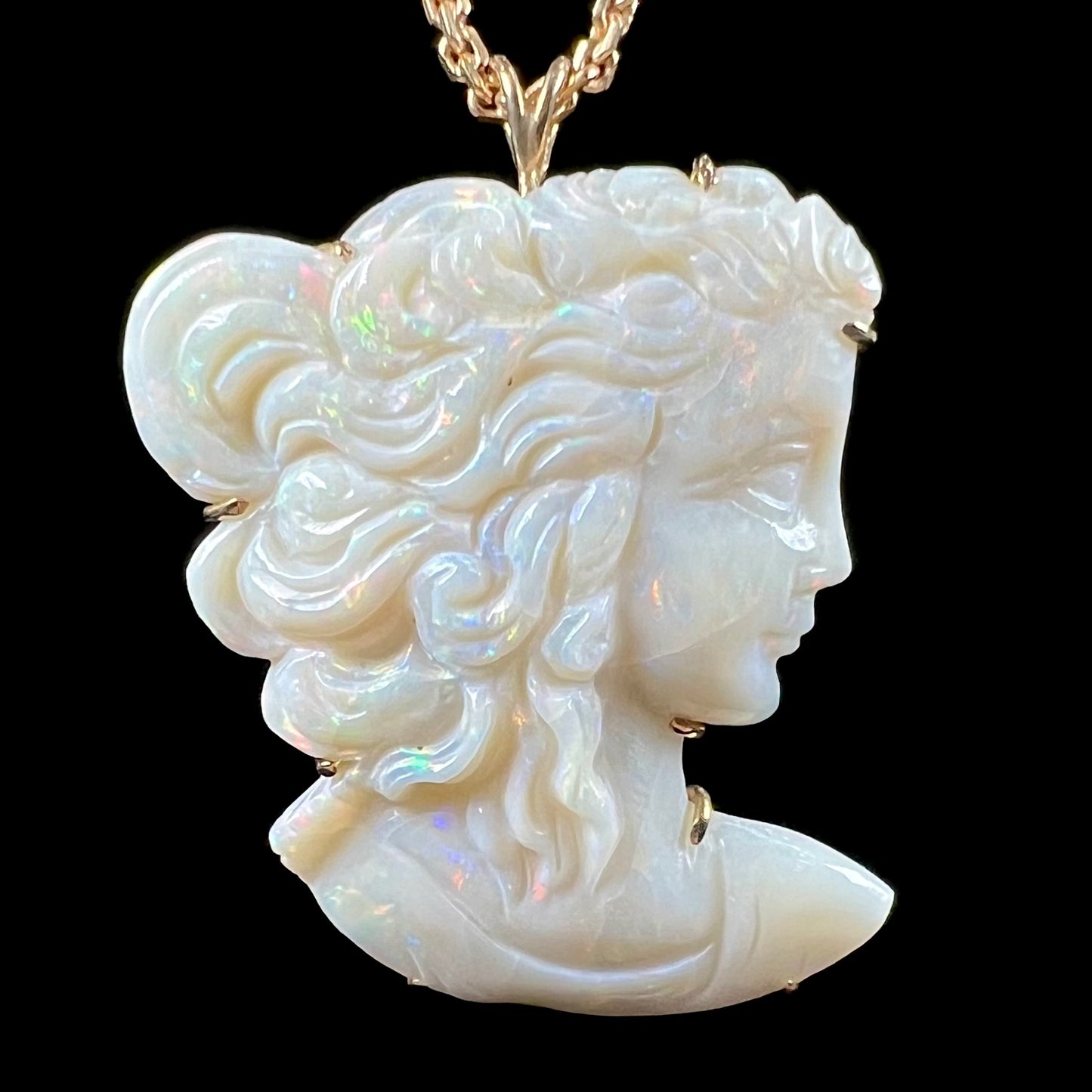 Coober Pedy Crystal Opal Cameo Pendant/Brooch in 14kt Gold | Vintage c.1950's