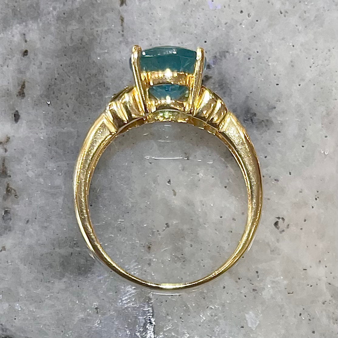 Blue Apatite & Diamond Ring | 14kt