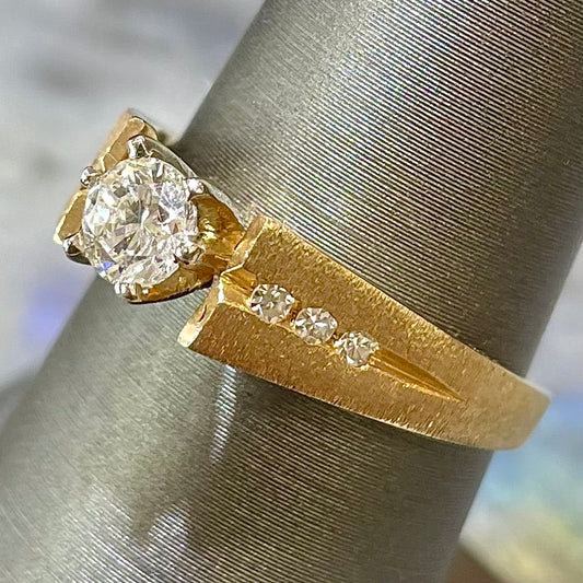 Diamond Engagement Ring | 0.47ct VS1 H | 14kt