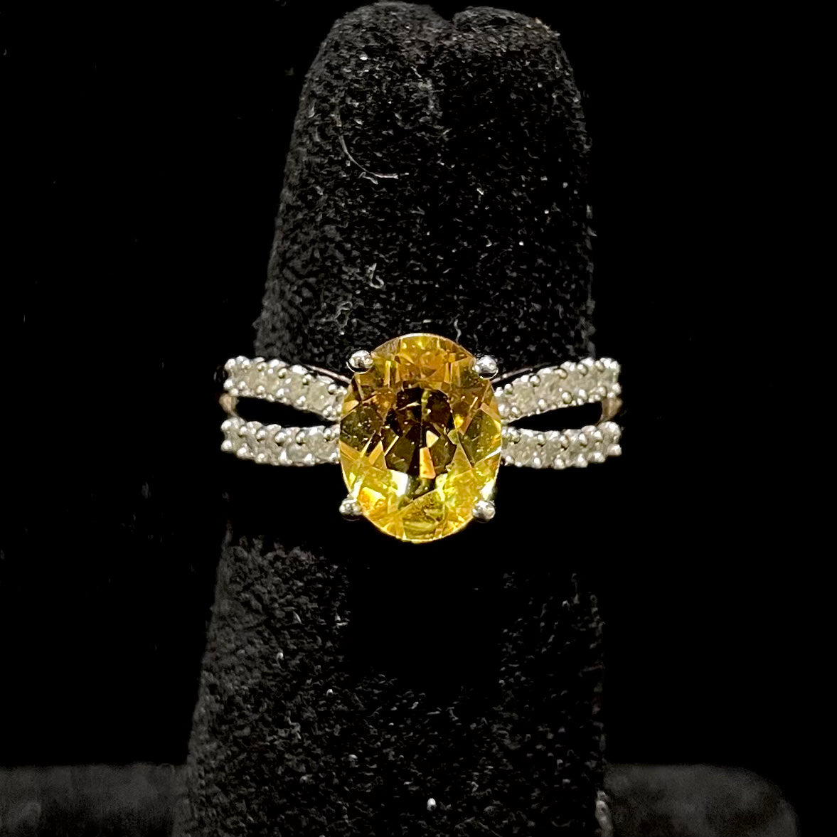 Citrine & Diamond Ring | 10kt