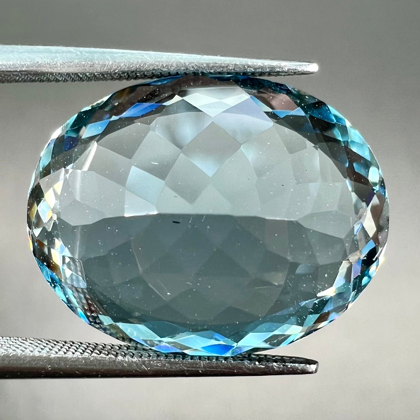 A loose, AAA grade, oval cut aquamarine stone from Brazil.