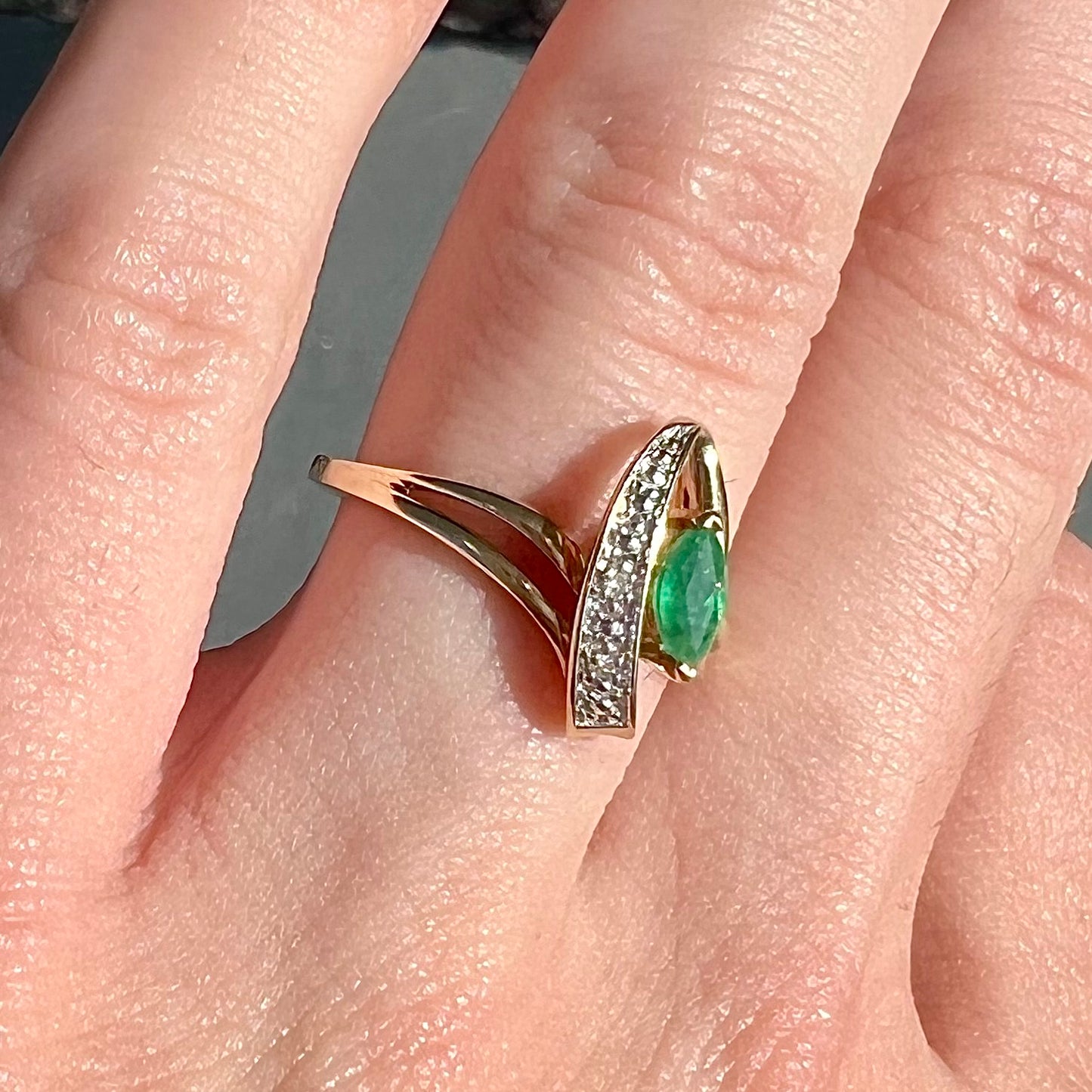 Emerald Marquise & Diamond Accent Ring | 10kt
