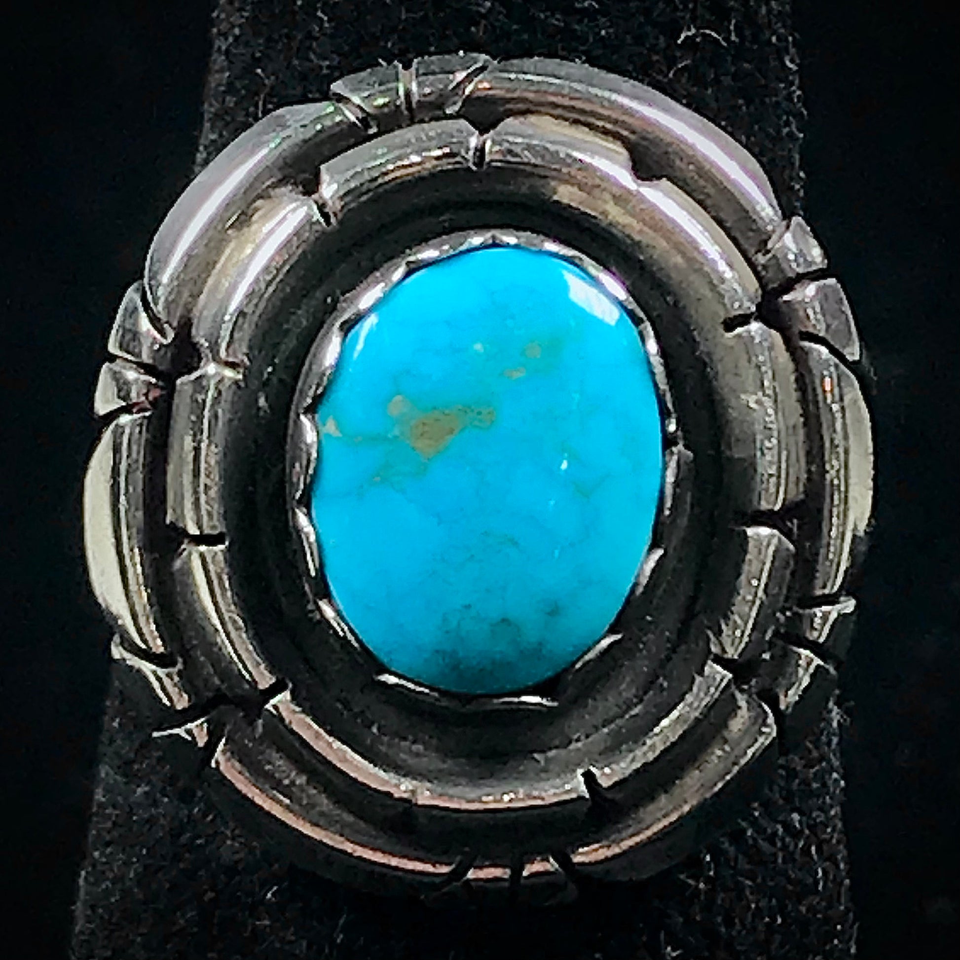 Native American Kingman turquoise ring set in sterling silver. 