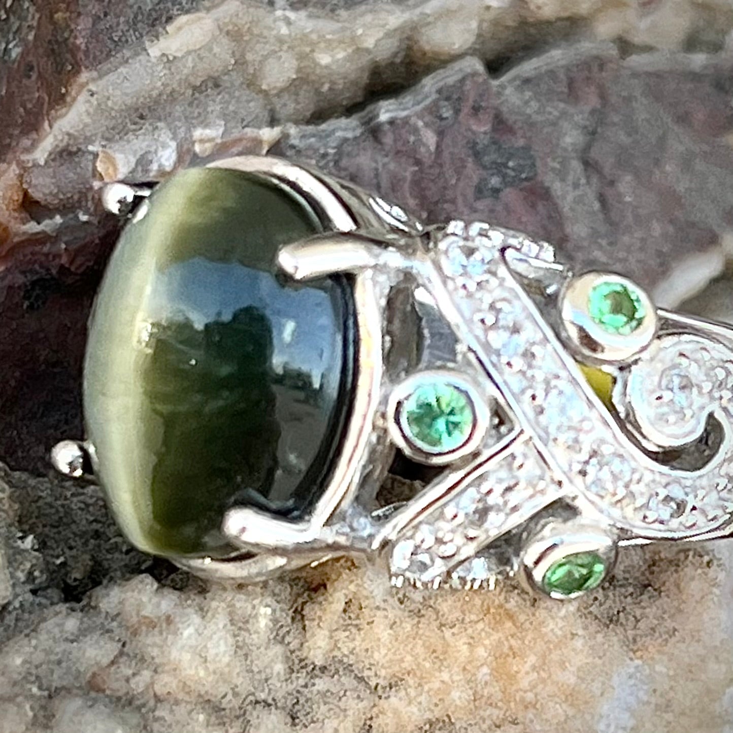 Cat's Eye Jade and Garnet Ring | Sterling Silver