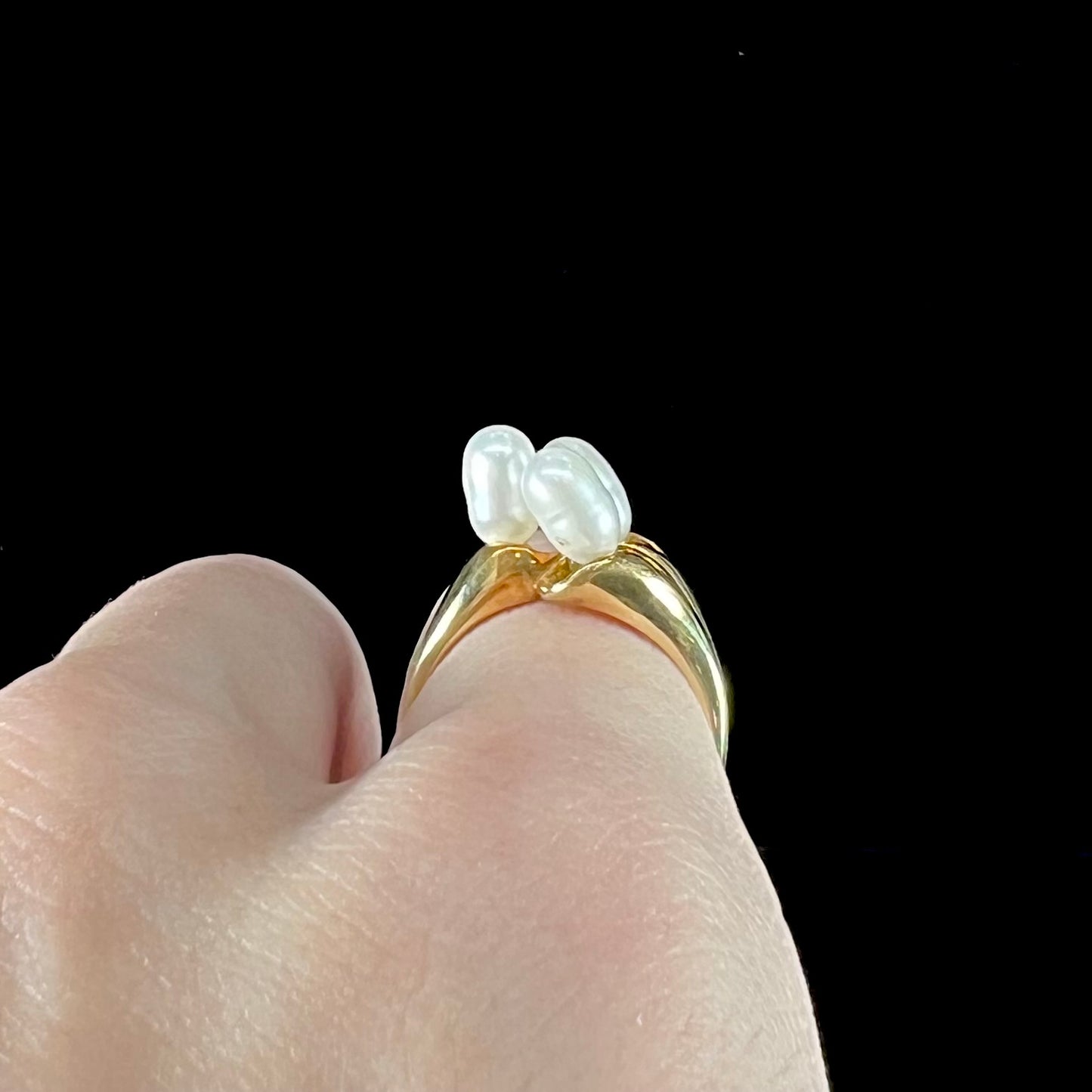A ladies' vintage, midcentury style freshwater pearl cluster ring in yellow gold.
