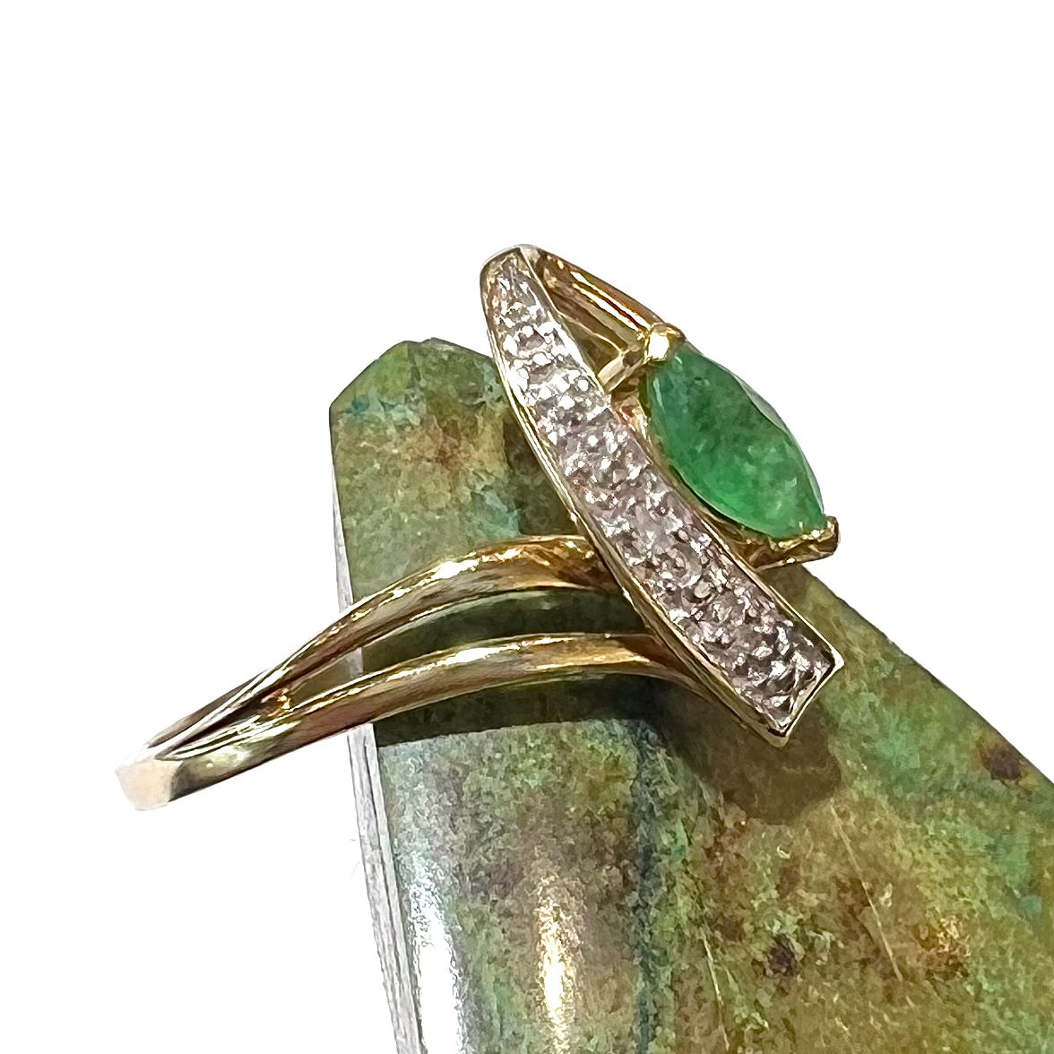 Emerald Marquise & Diamond Accent Ring | 10kt