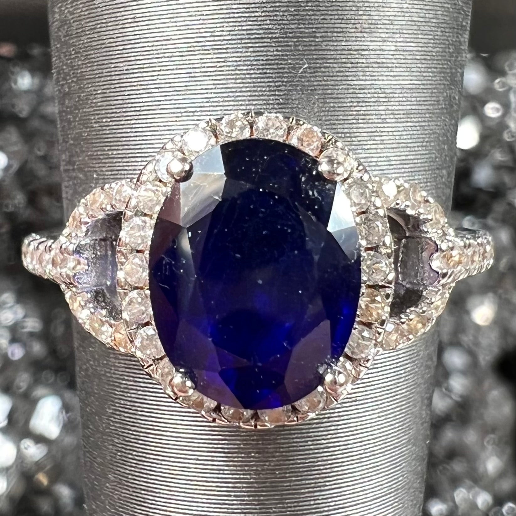 Guide for buying a blue sapphire ring: Steps to consider